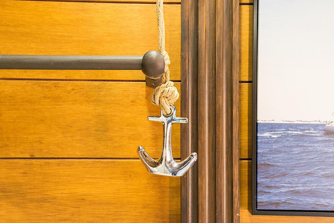 Citycenter Pirates Room, Young People Only マラガ エクステリア 写真